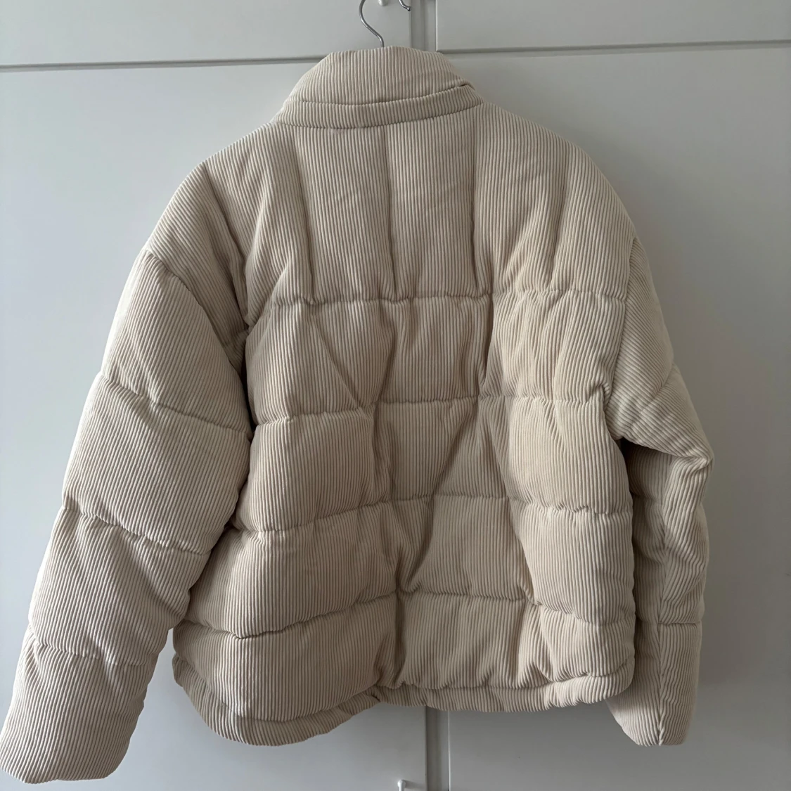 Beige pufferjacka från FB Sister - 1