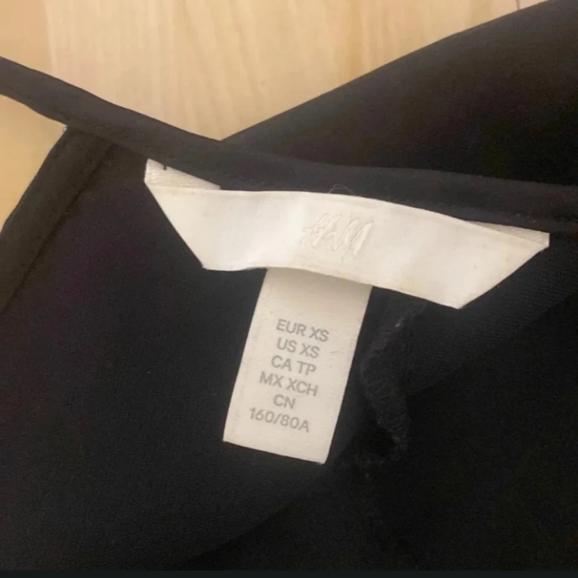 snygg svart blus från H&M - 3