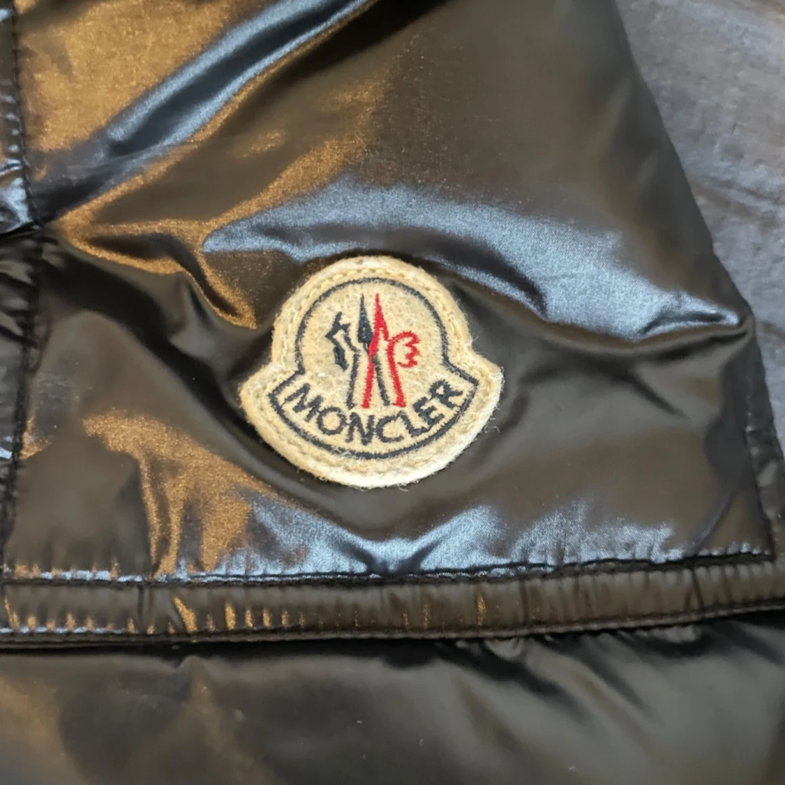 Svart pufferjacka från Moncler - 2