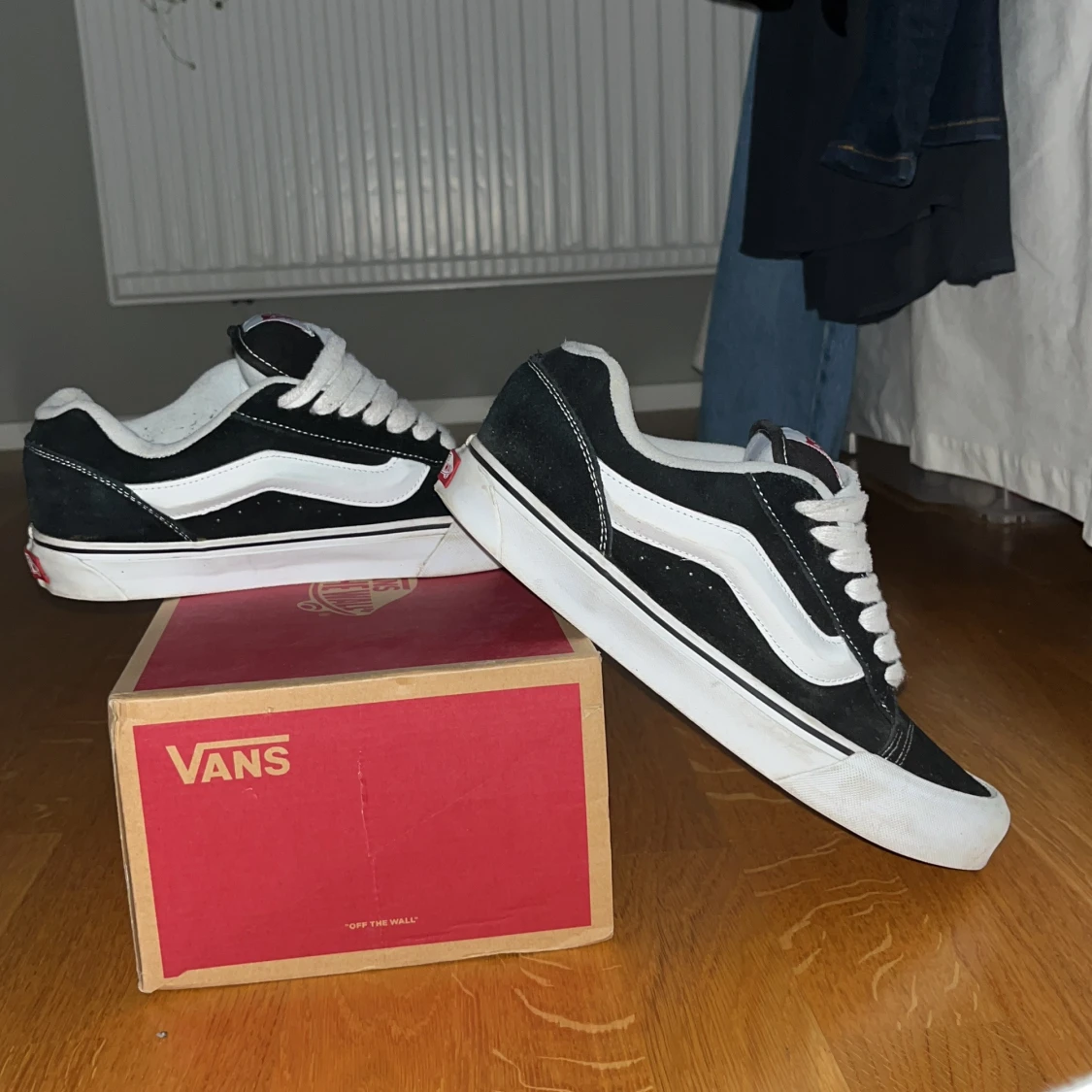 Svarta och vita sneakers från Vans