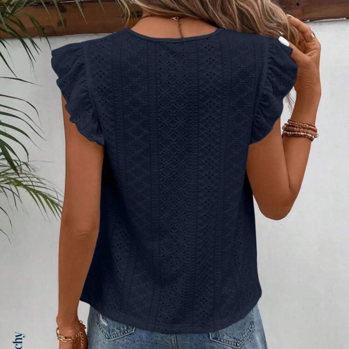 Mörkblå blus med spetsdetaljer - 1