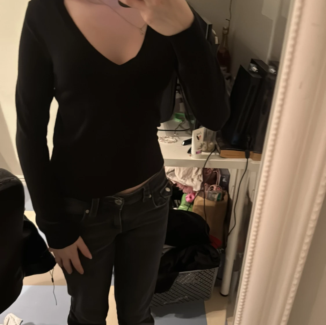 Svart v-ringad tröja från H&M