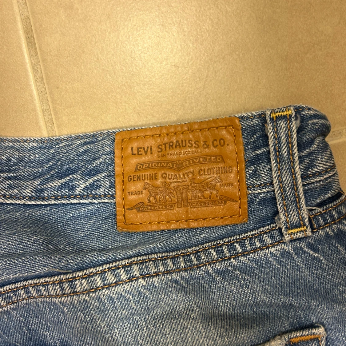 Levi's Ribcage Straight Jeans - 2