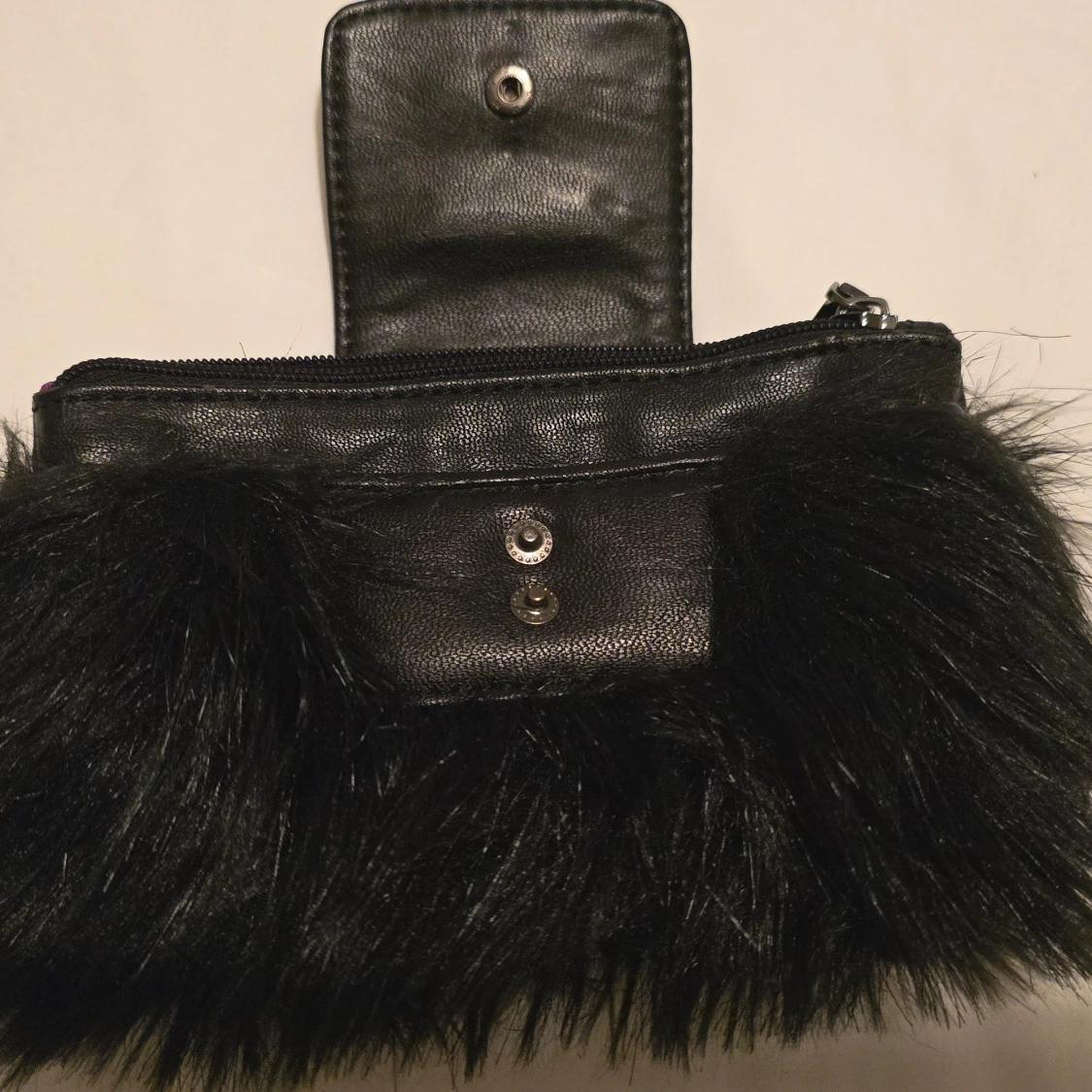 Svart Fiorelli pälsdetaljerad plånbok - 4