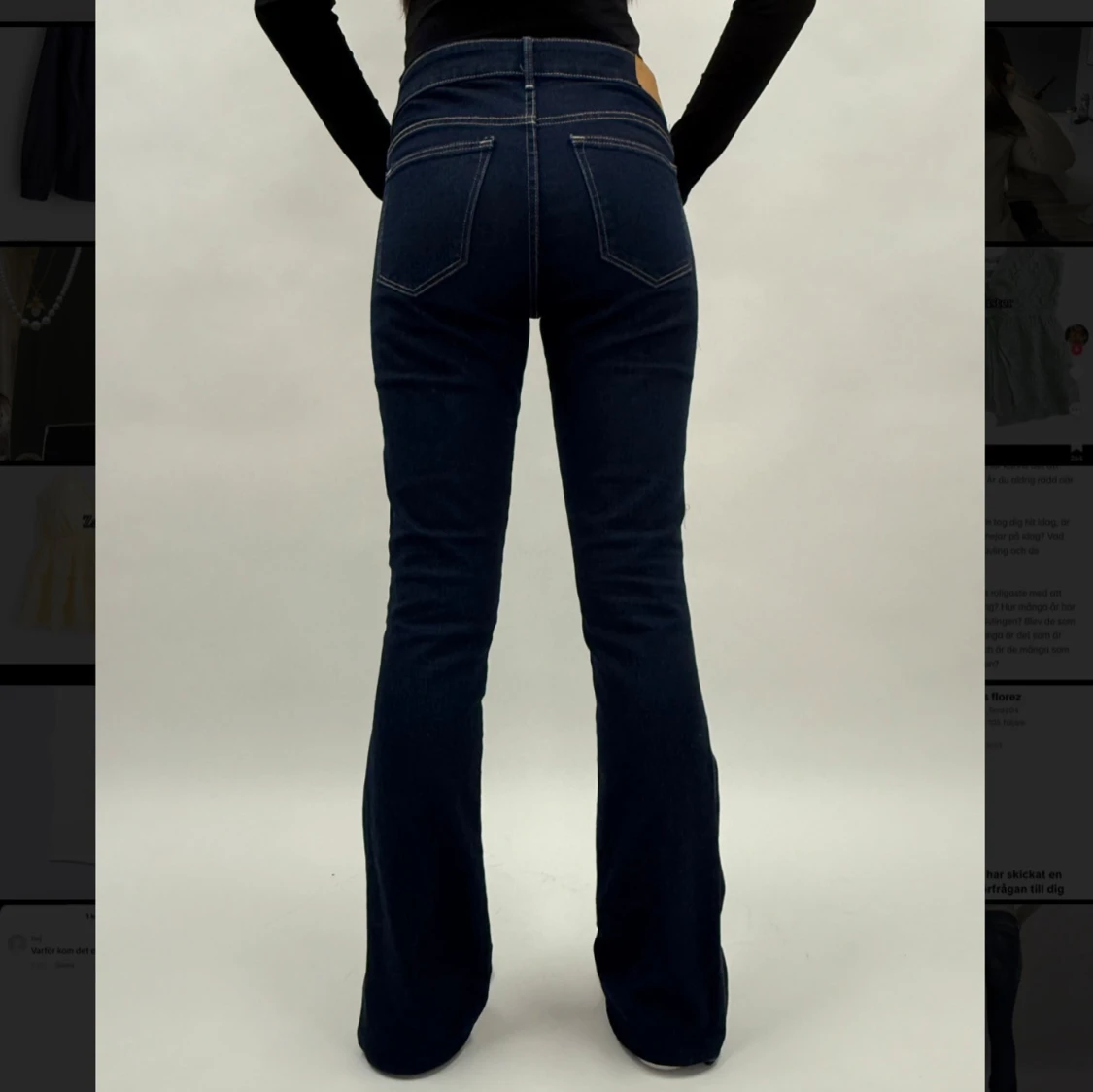 Mörkblå bootcut jeans