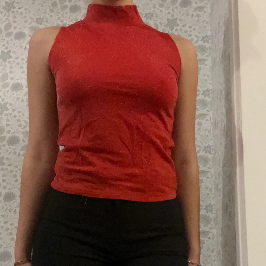 Röd ärmlös topp