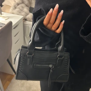 Slutsåld väska Gina   - Denna väskan går inte att köpa längre 💓