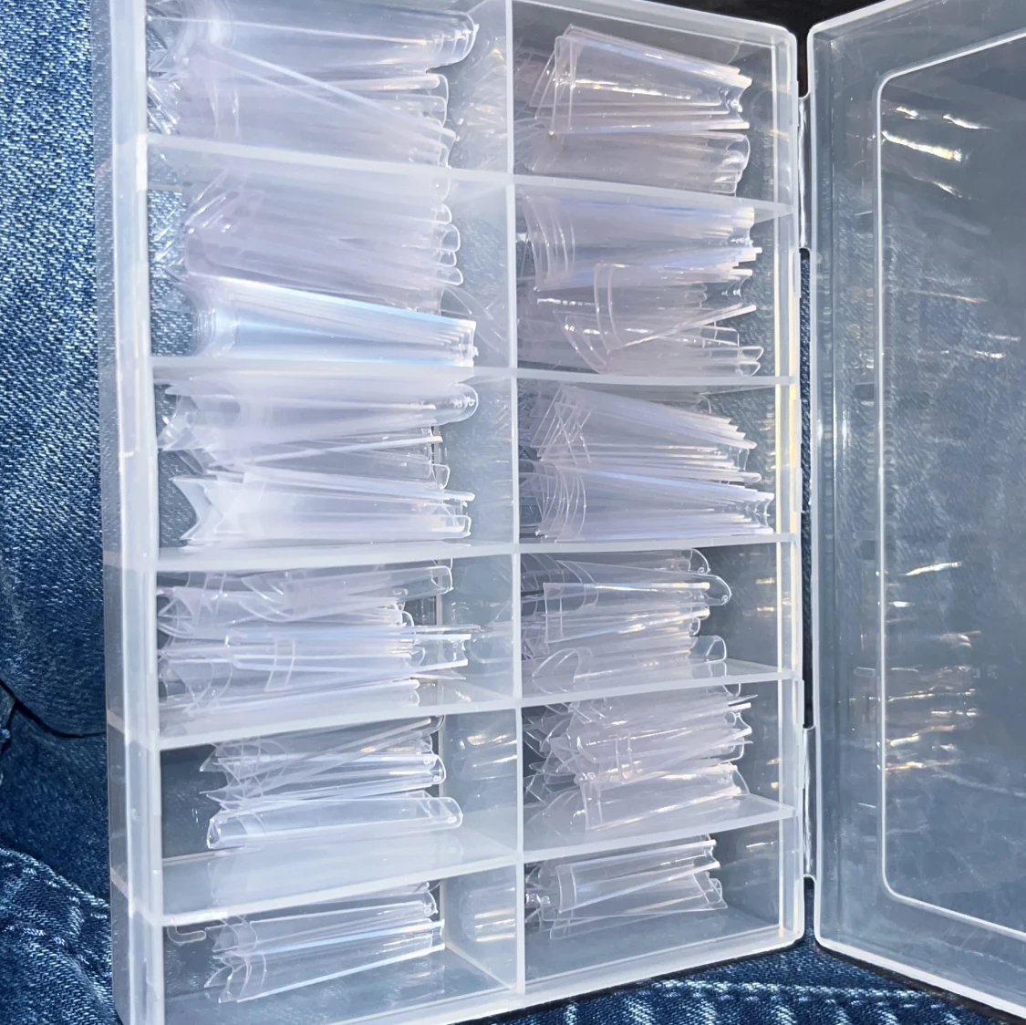 Set med genomskinliga nageltippar - 1