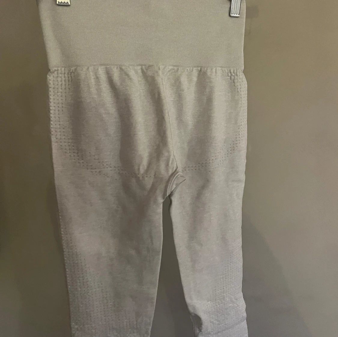 Grå leggings från Gymshark - 1