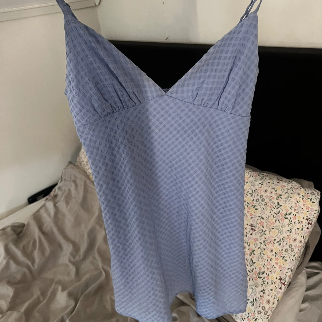 Ljusblå klänning från Gina Tricot - 1