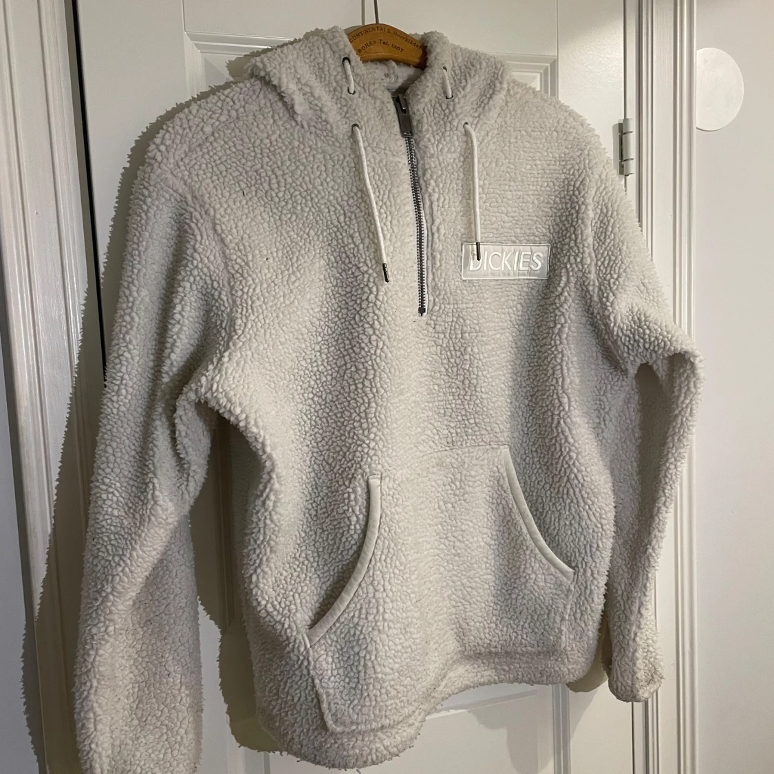 Vit fleece hoodie från Dickies