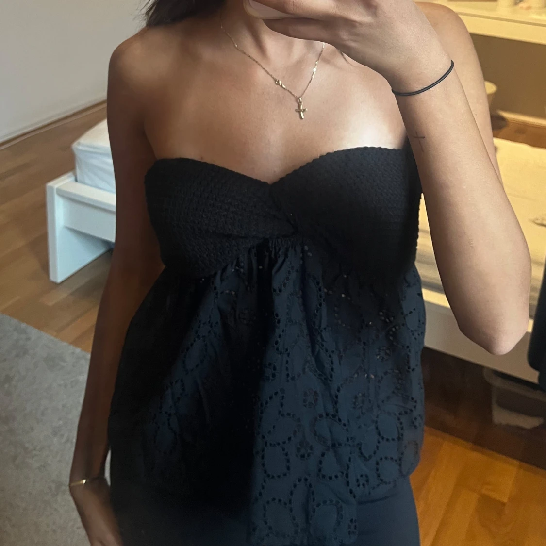 Svart bandeau tubtopp med broderi - 1