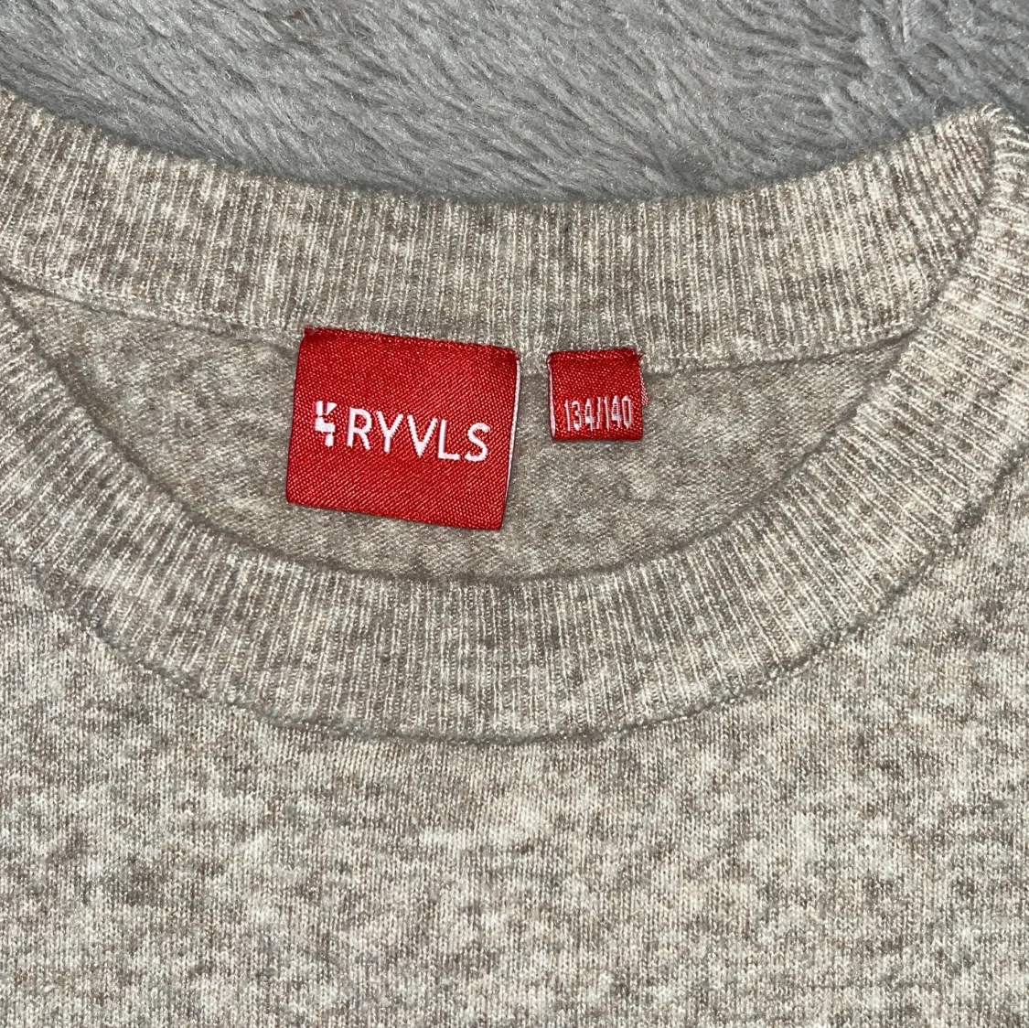  Stickad tröja från RYVLS - 1