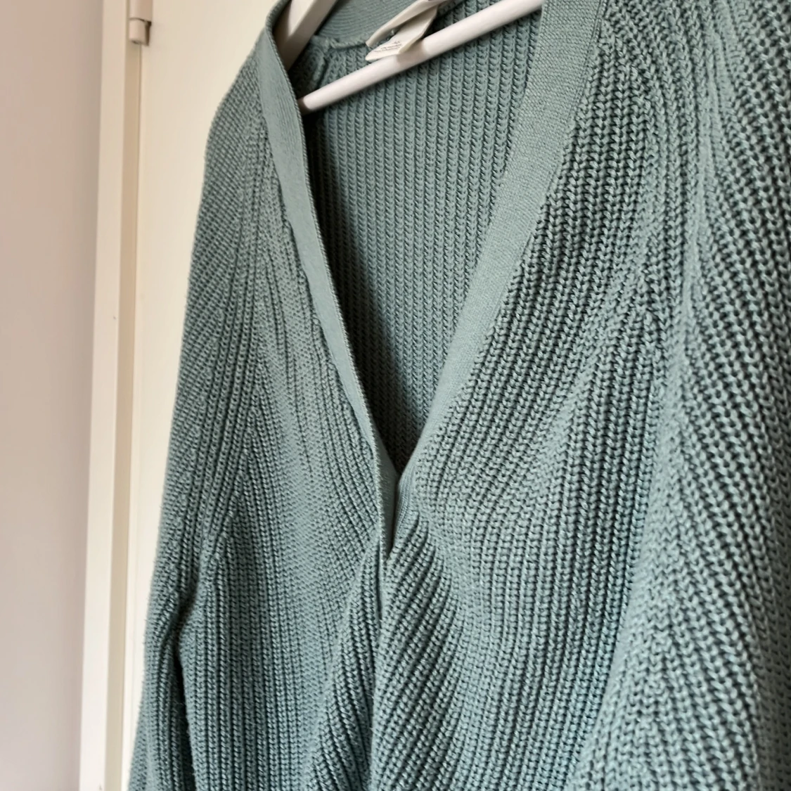 Ljusgrön stickad kofta från Monki XS - 3