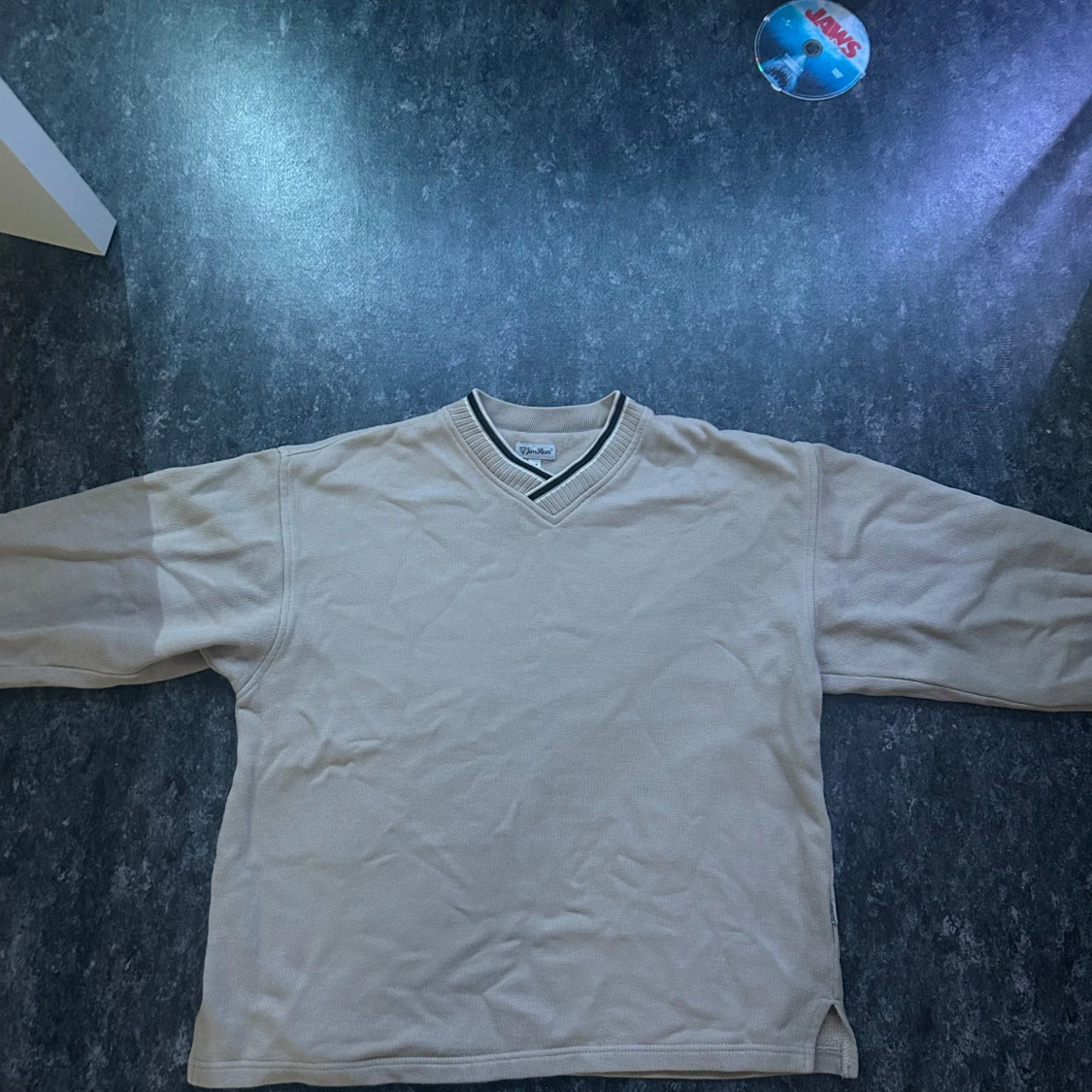 Beige v-ringad tröja från Van Heusen