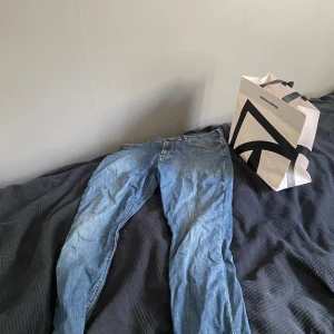  Emporio Armani jeans  - Armani jeans använda ganska mycket men fortfarande bra skick. Köpta på nk. 