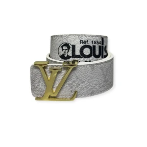 Louis Vuitton Bälte  - Helt nytt aldrig använt. Storlek 110cm. Kan frakta eller mötas i Stockholm. Postar inom 24 timmar