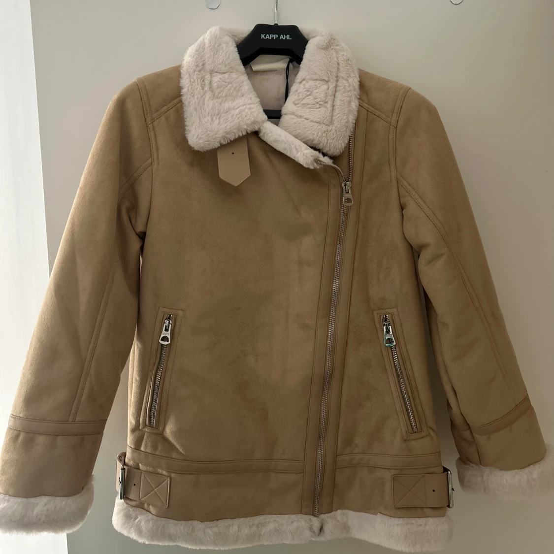 Beige teddyjacka från Pull&Bear - 1