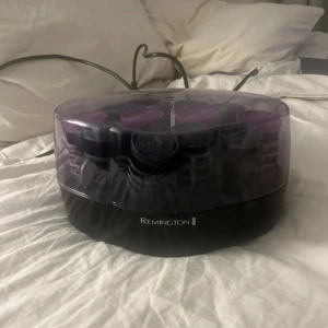  ärmespolar  - Säljer ett set Remington värmespolar Perfekt för att fixa volym och lockar snabbt.