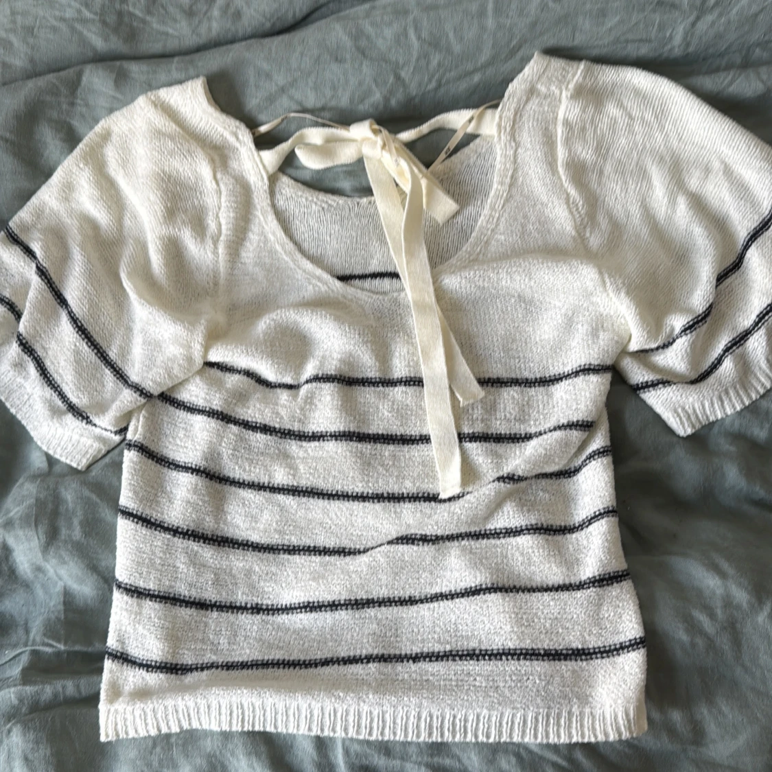 Randig stickad topp med knyt från JDY - 1