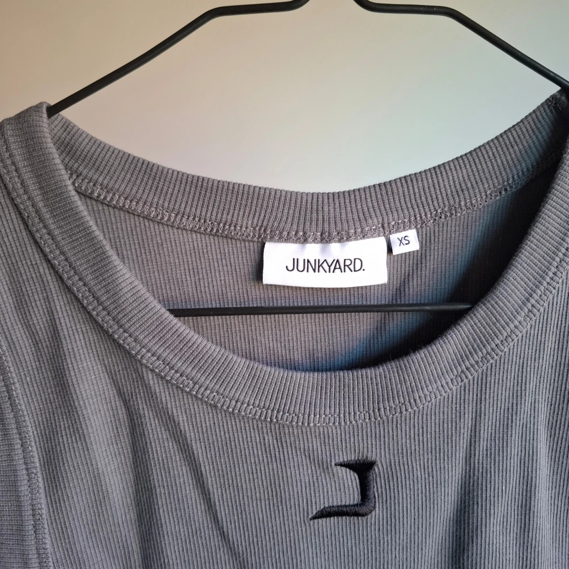 Grå ribbad linnetopp från Junkyard - 2