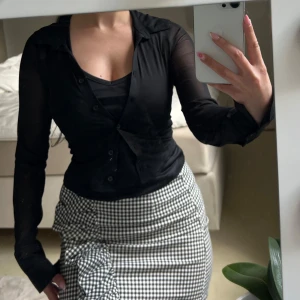 Rutig kjol   - Säljer en rutig kjol från Missguided. ✨