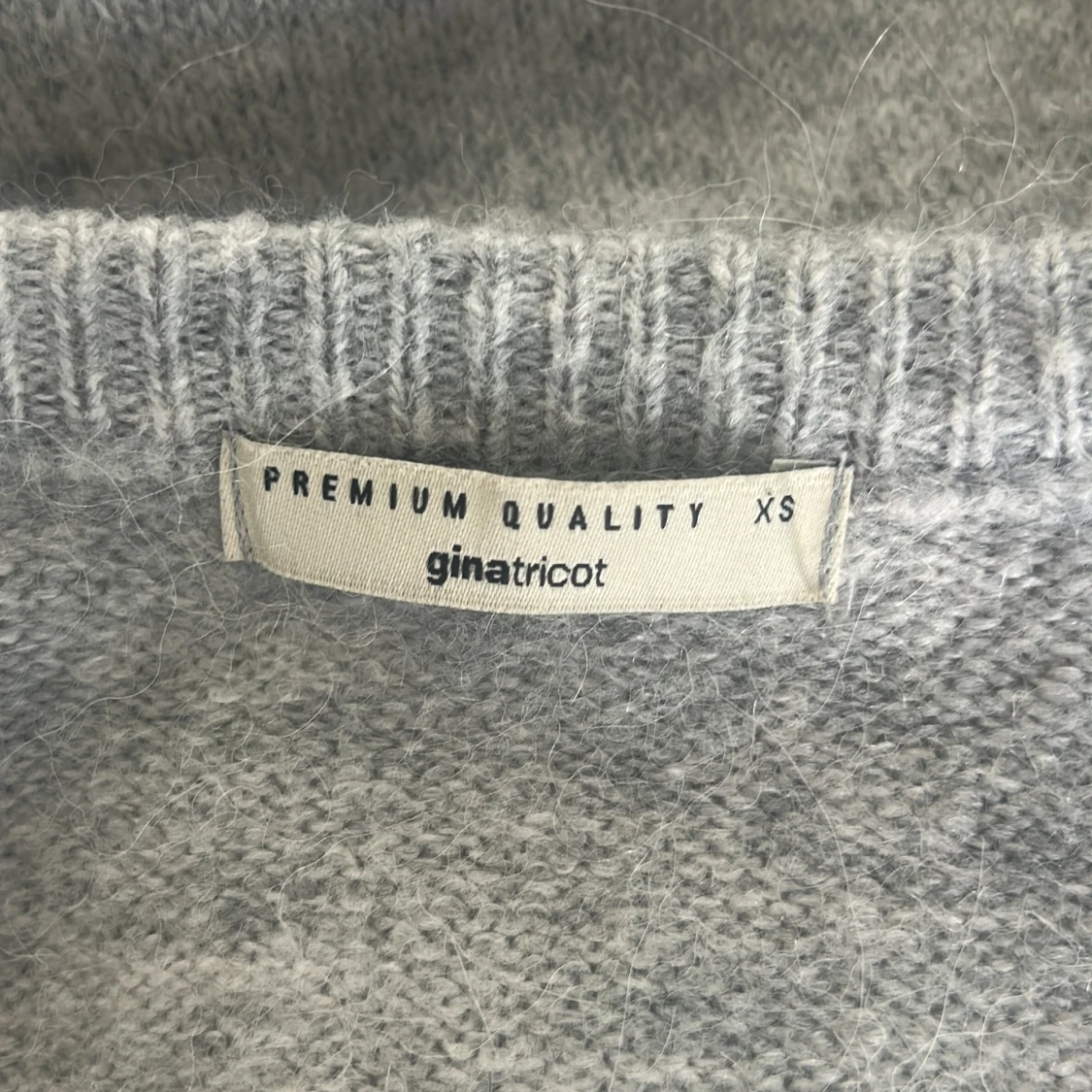 Grå stickad kofta från Gina Tricot - 2
