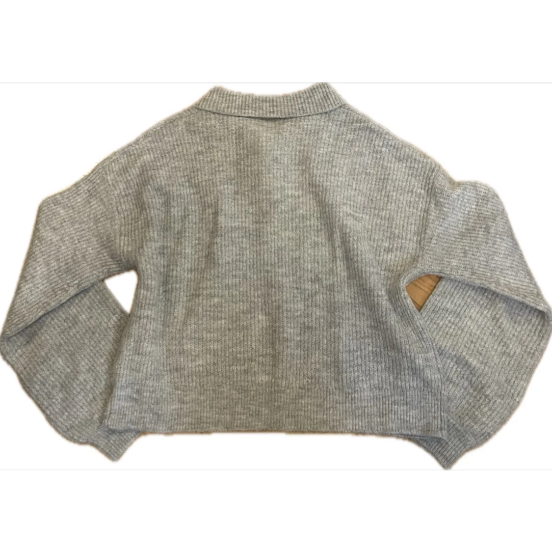 Grå stickad tröja - 1