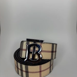 B bälte silvernspänne - Helt ny, finns fler modeller, färger och märken i vår profil! Frakt: 1-3 arbetsdagar