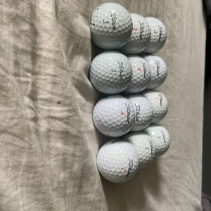 Titleist mix Golfbollar - Golfbollar en Titleist mix med olika bollar för endast 99kr,A-klass