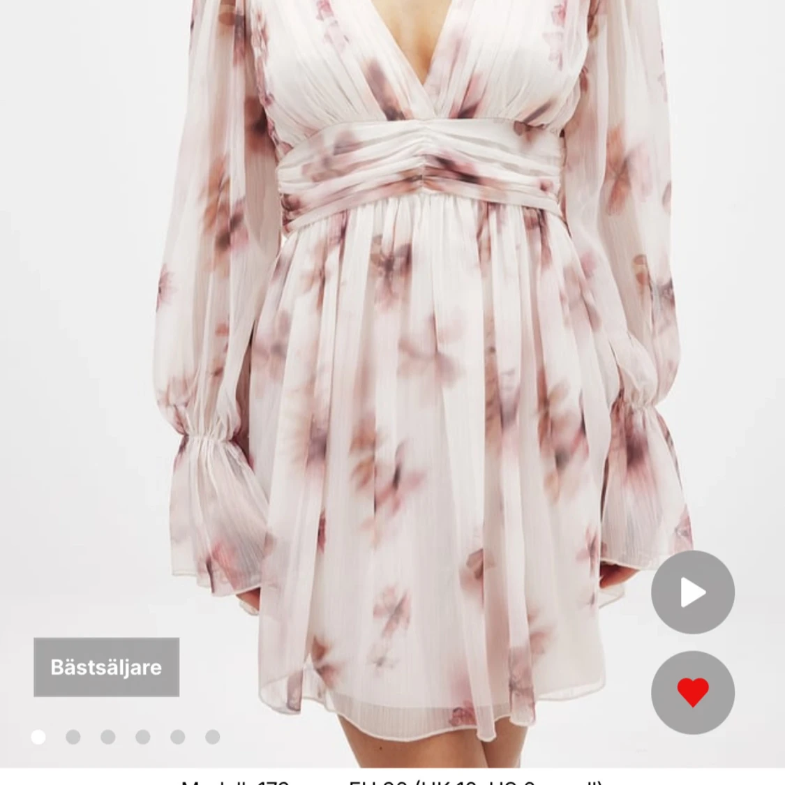 Blommig kortklänning från NA-KD - 2