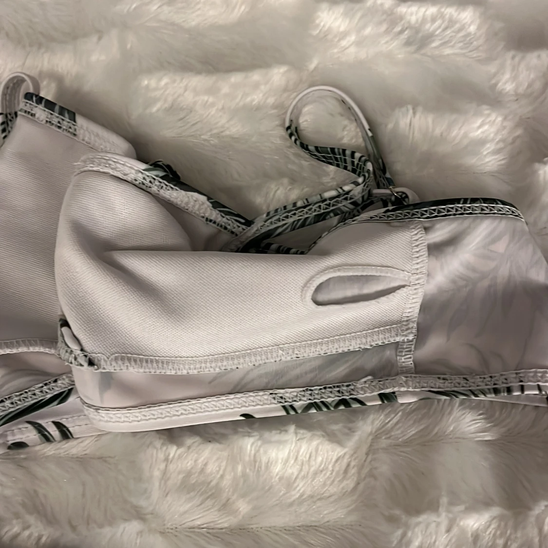 Vit bikini med palmbladsmönster - 4