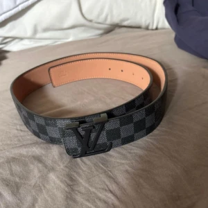 Bälte - 10/10 kvalité aldrig använt 110 cm långt.