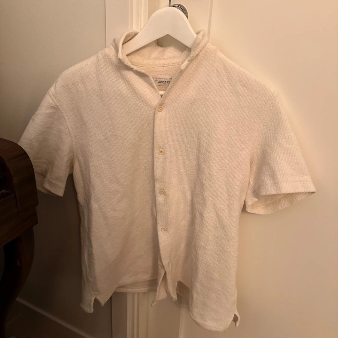 Beige kortärmad skjorta från Zara - 1