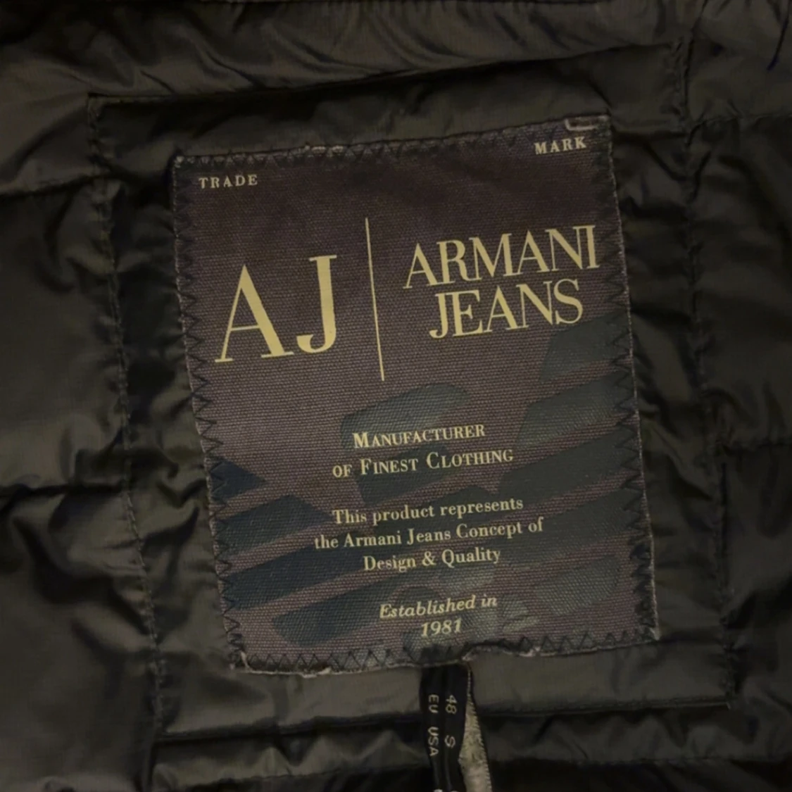 Svart dunjacka från Armani Jeans - 2