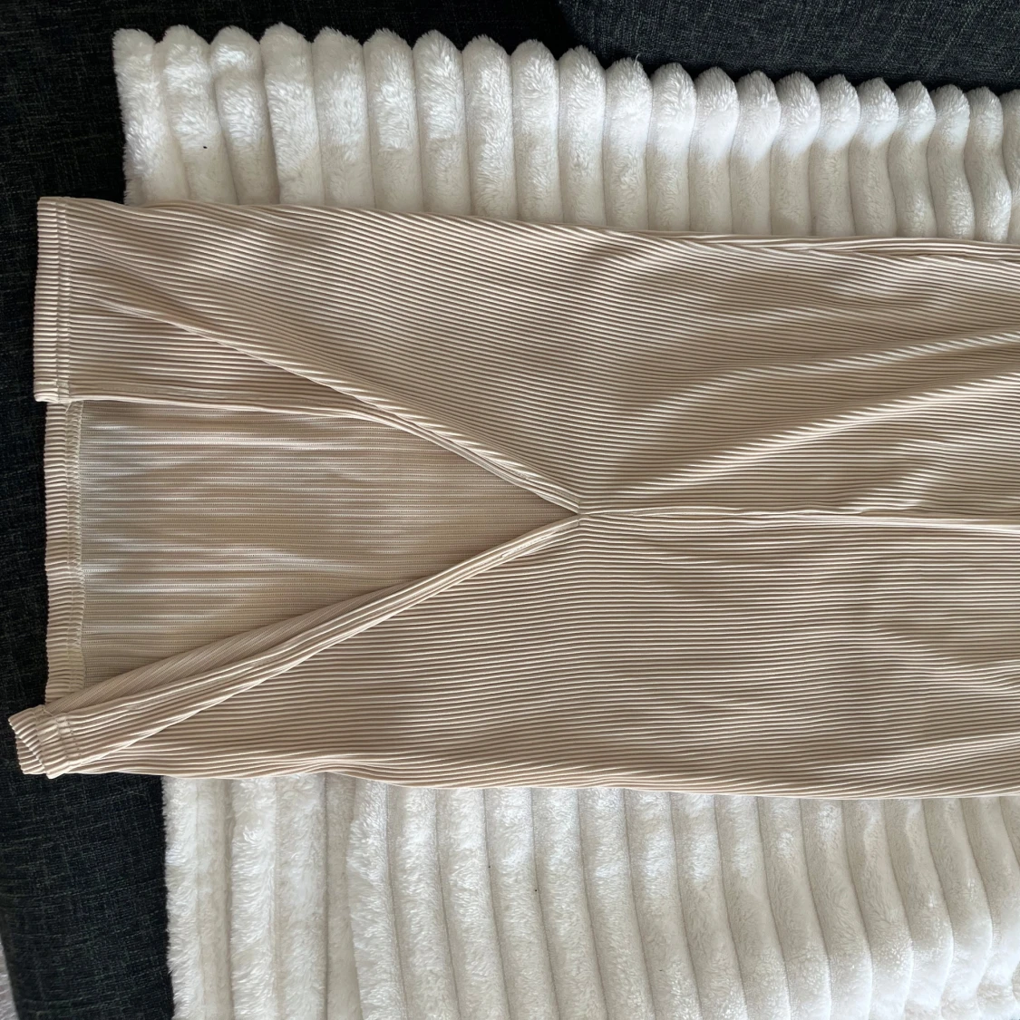 Beige set med långkjol och topp - 2