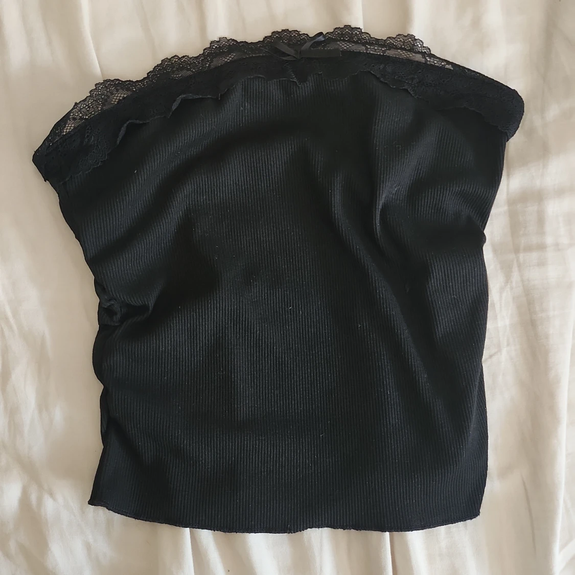 Svart bandeau tubtopp med spets