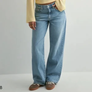 Baggy jeans  - Säljer nu dessa as snygga jeans från Gina helt oanvända med prislapp på. De var tyvärr för små för mig så därav säljer jag🩷🩷