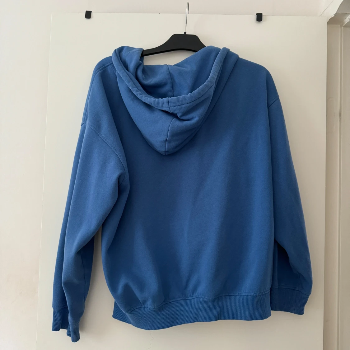 Blå Sublime hoodie från H&M - 1