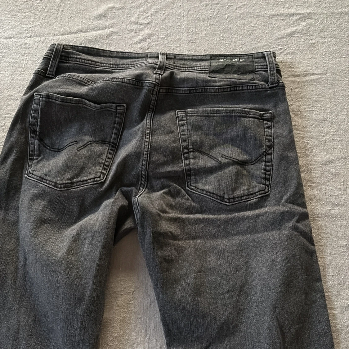 Grå jeans från Jack & Jones, 31/30 - 1