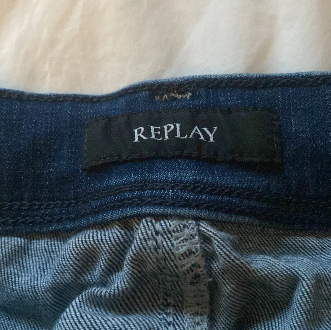 Mörkblå jeans från Replay - 4