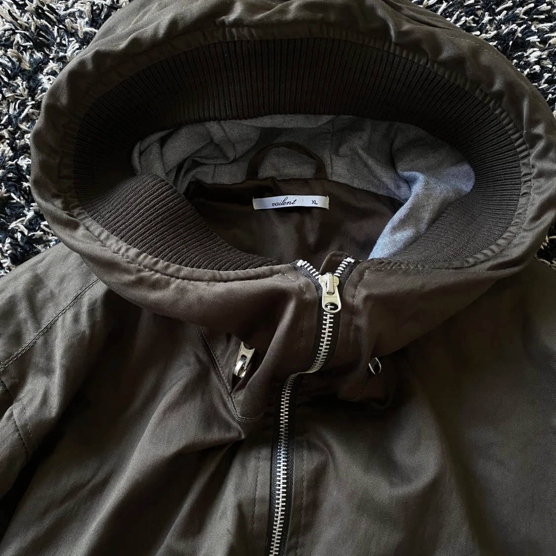 Militärgrön bomberjacka - 2