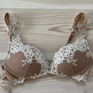 Intimissimi bh 75C  - Superfin bh från intimissimi, knappt andvänd . Storlek 75C 😻