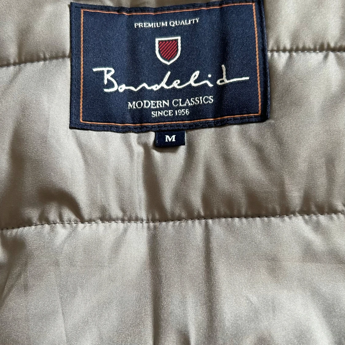 Grå quiltad dunväst från Bondelid - 2