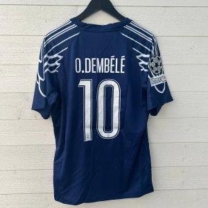 Ousmane Dembélé PSG Fotbollströja - Säljer en PSG fotbollströja med O.Dembélé 10 på ryggen i storlek M som är helt ny med prislapp