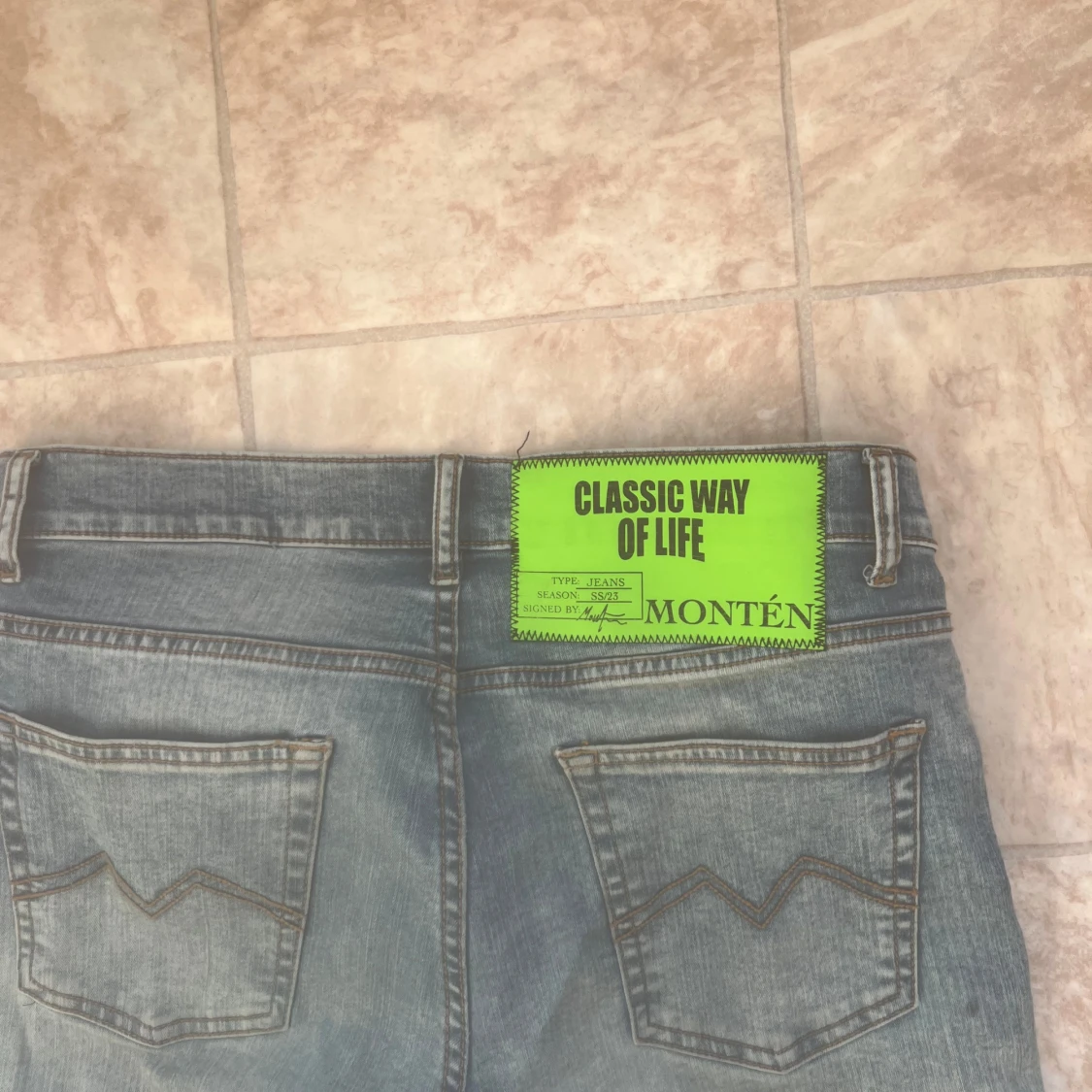 Ljusblå jeans från Montén 30/32 - 2