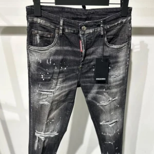 dsquared2 jeans - 1st=800kr  2st=1300 3st=2000 4st=2500
