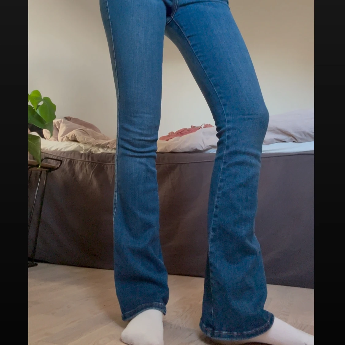 Blå bootcut jeans - 2