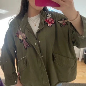 H&M jacka med nitar - Använd få gånger!