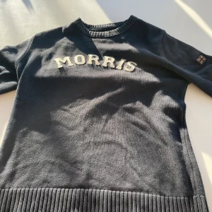 Svart tröja från Morris - Säljer en stilren svart tröja från Morris! Tröjan är i storlek M. Hör av er vid funderingar! BVSA